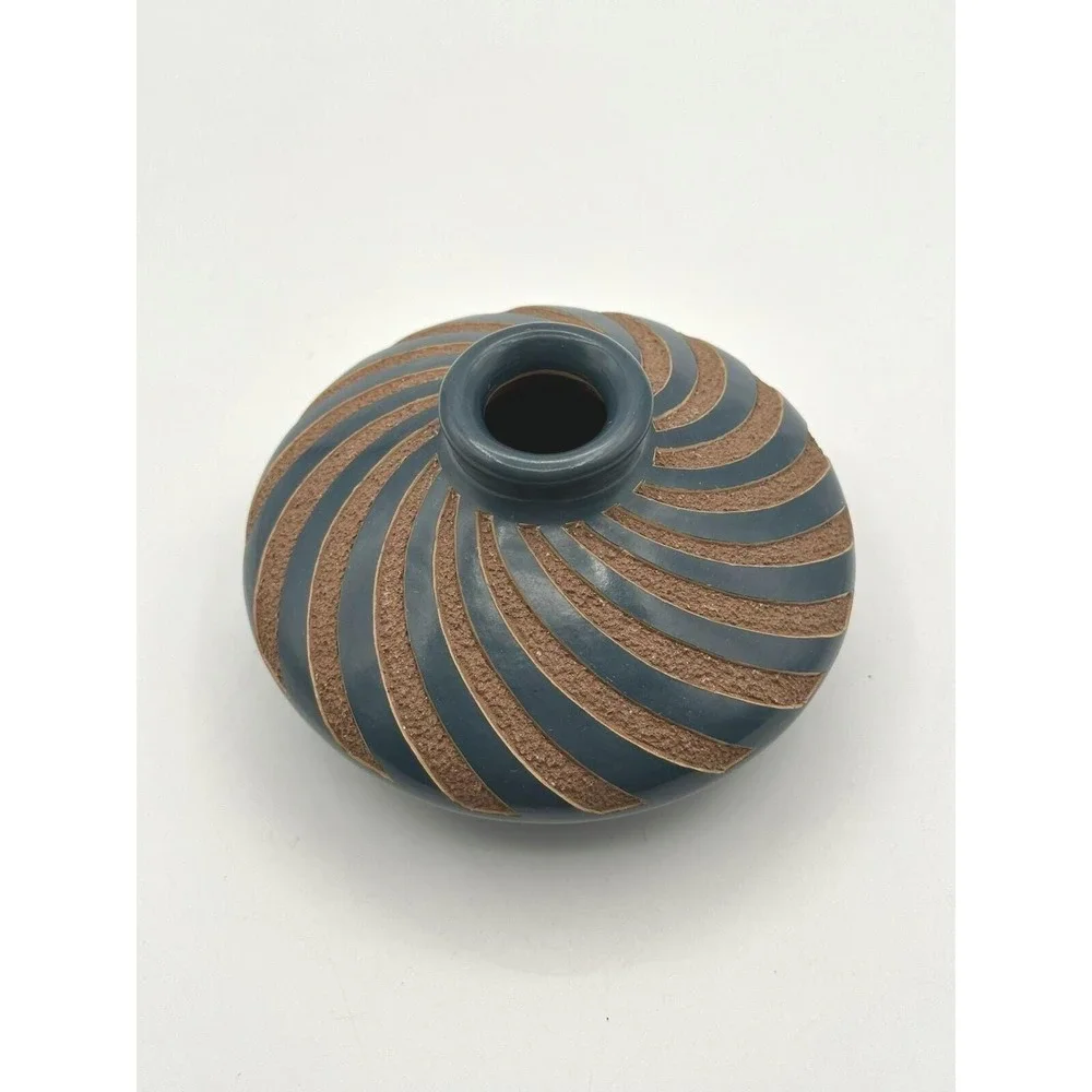 Vintage Alexander Bracamonte Pottery Nicaraguan Vase—Hand‑Thrown Studio Art Vase